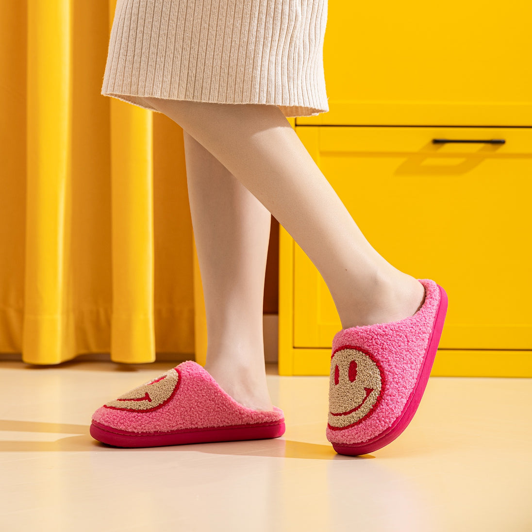 dy Smiley Face Slippers Trendsi