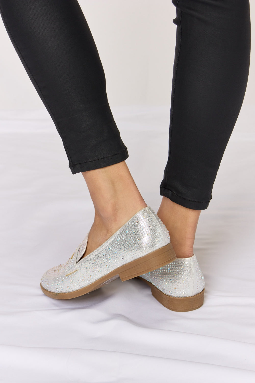  Rhinestone Point Toe Loafers Trendsi