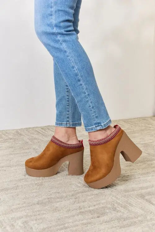  Footwear Platform Suede Clog Heel Trendsi