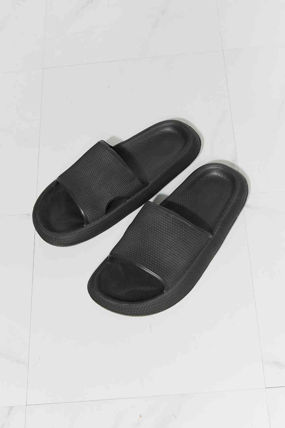 MMShoes Arms Around Me Open Toe Slide in Black Trendsi