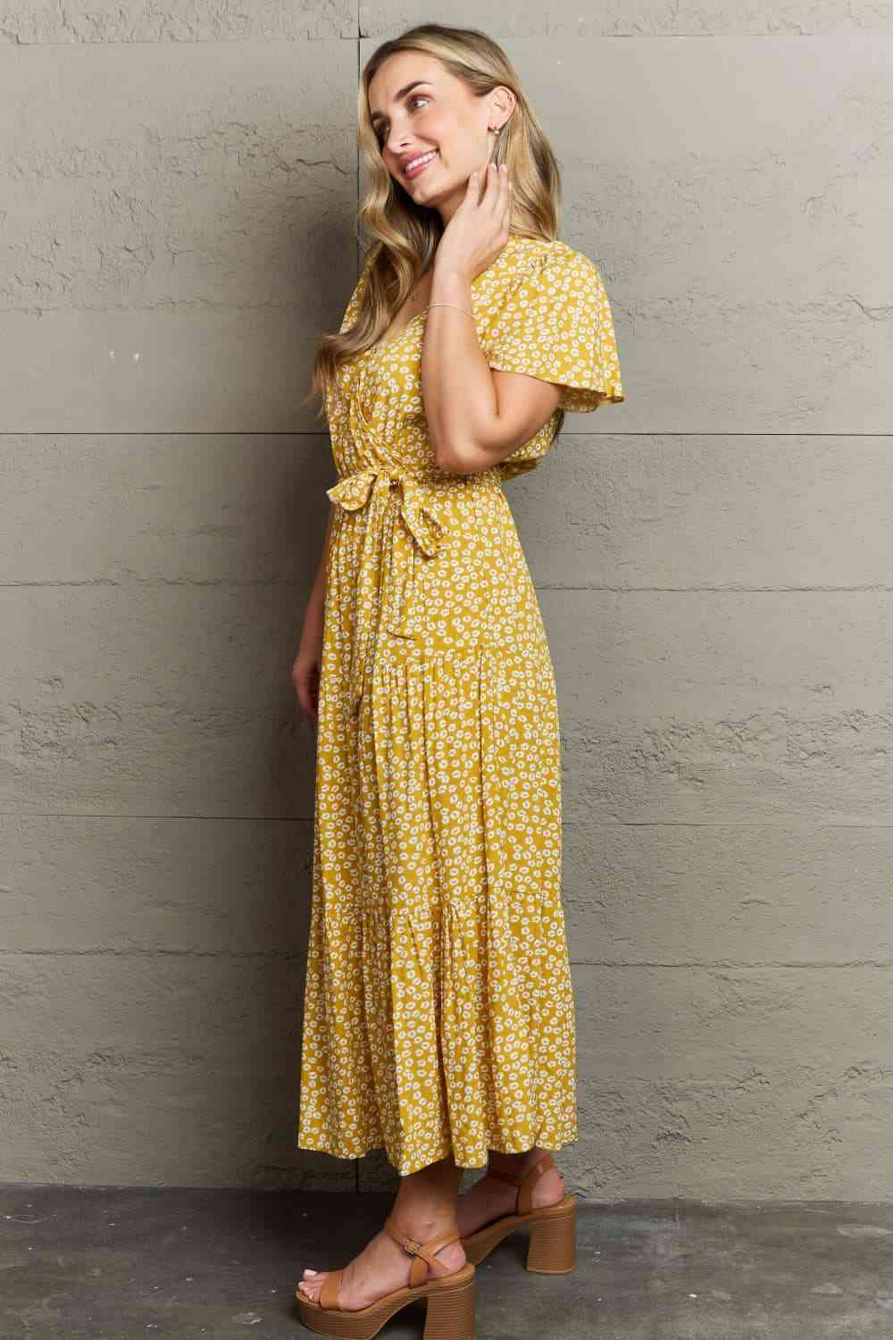 Floral Short Sleeve Slit Midi Dress -BazaarBey - www.shopbazaarbey.com