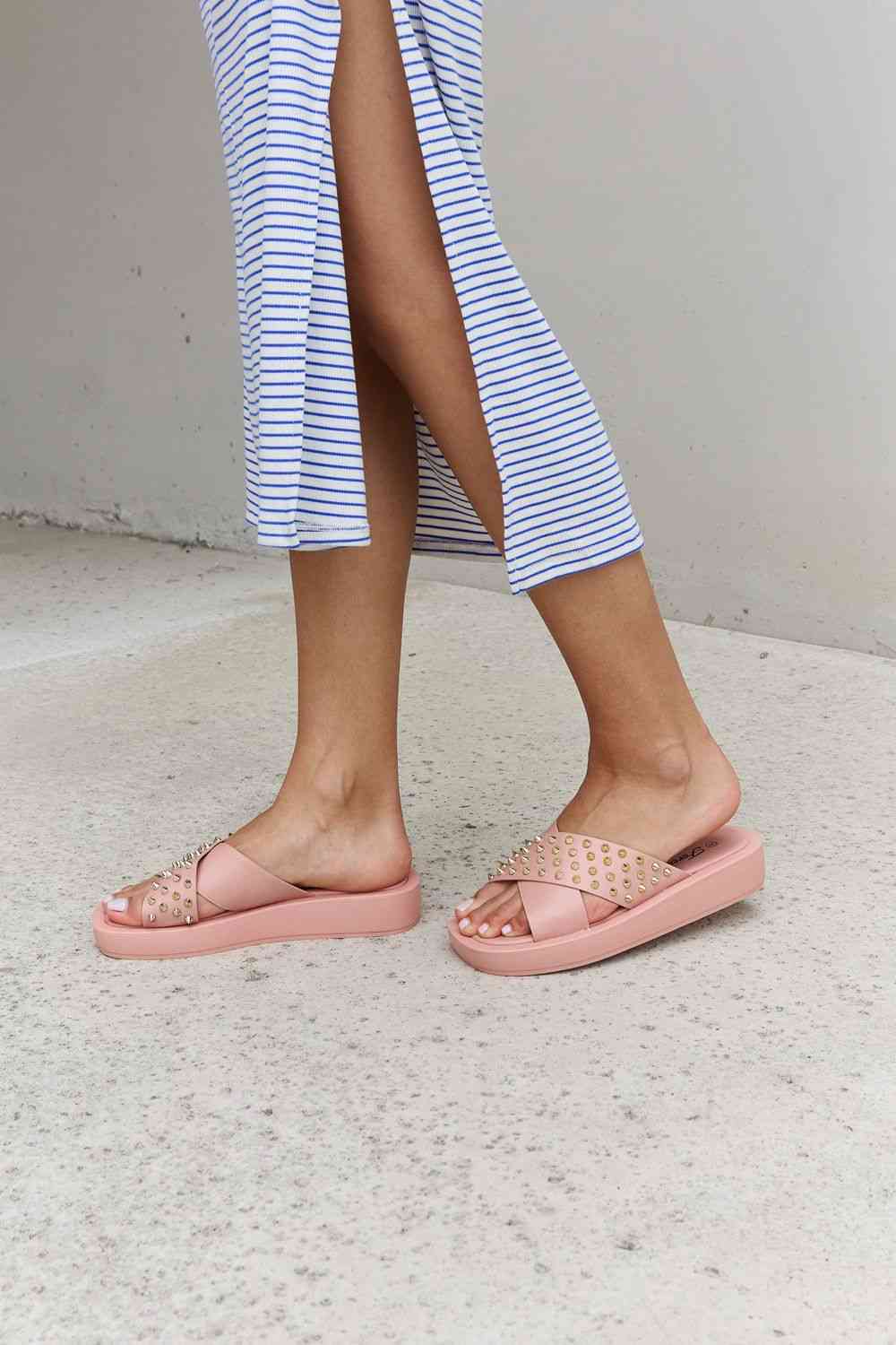  Studded Cross Strap Sandals in Blush Trendsi