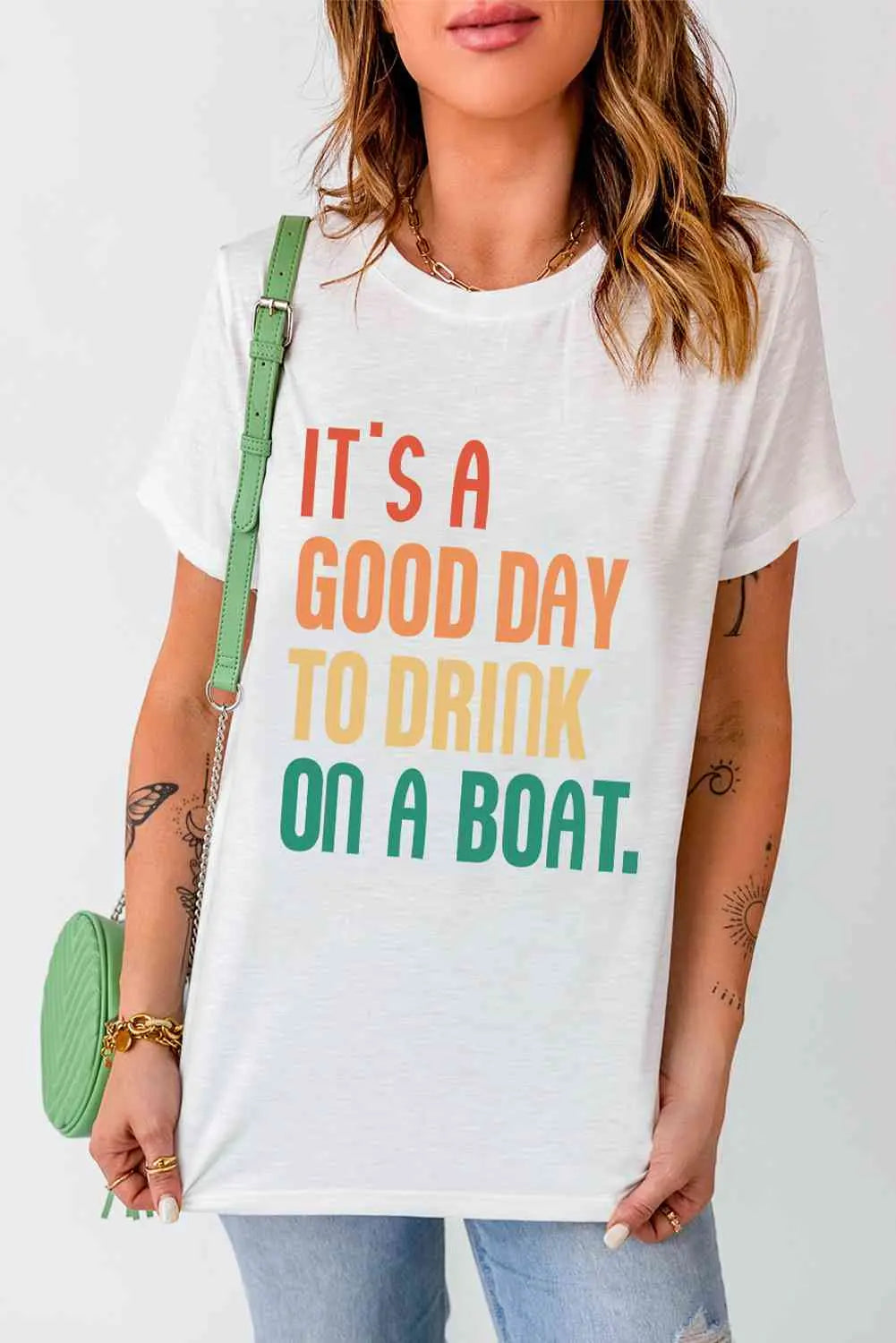 IT'S A GOOD DAY TO DRINK ON A BOAT Graphic Tee Bazaarbey