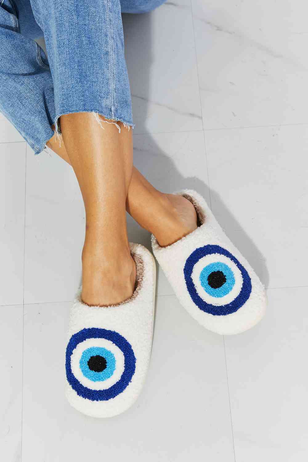 MMShoes Eye Plush Slipper Trendsi