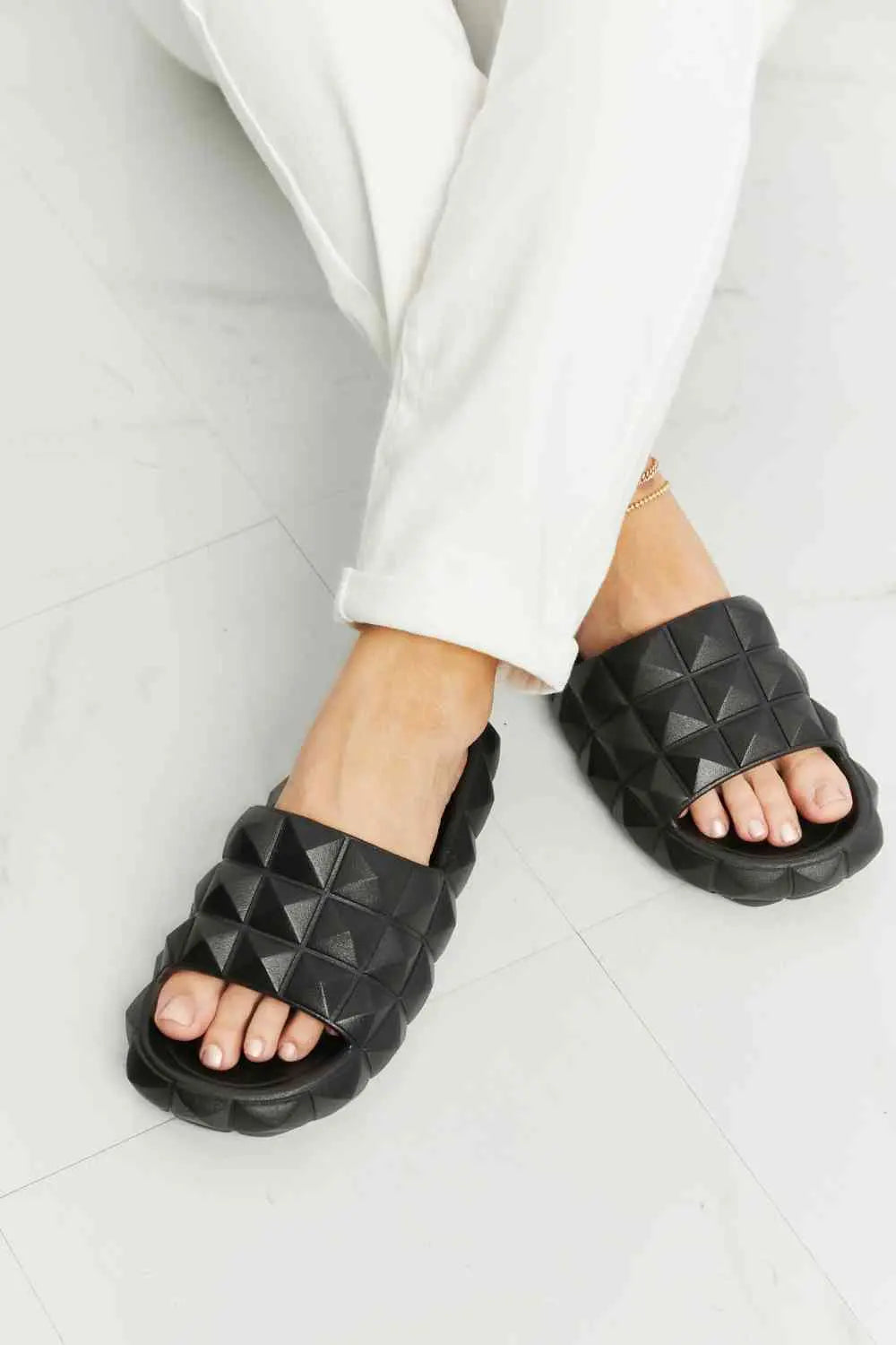  Let's Chill 3D Stud Slide Sandal Trendsi