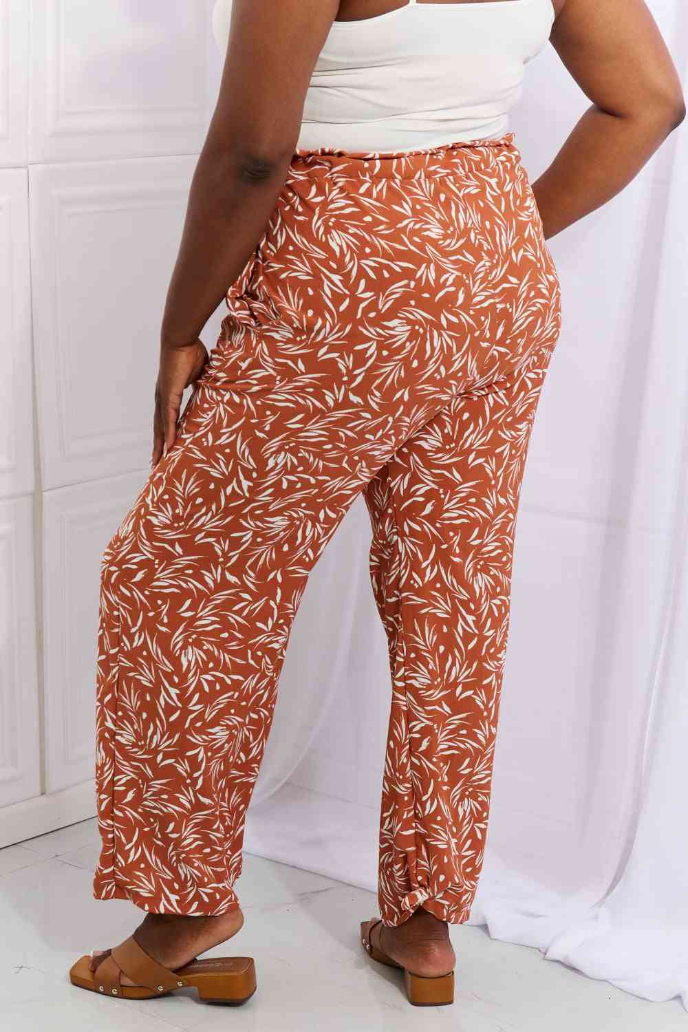  Right Angle  Geometric Printed Pants in Red Orange Bazaarbey