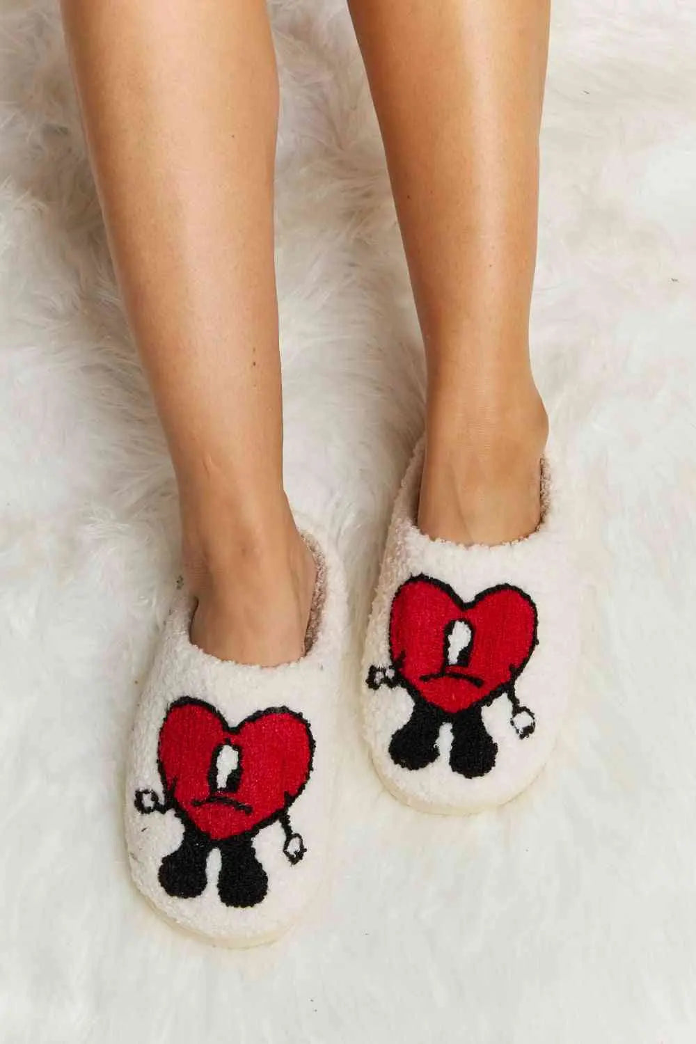 dy Love Heart Print Plush Slippers Trendsi