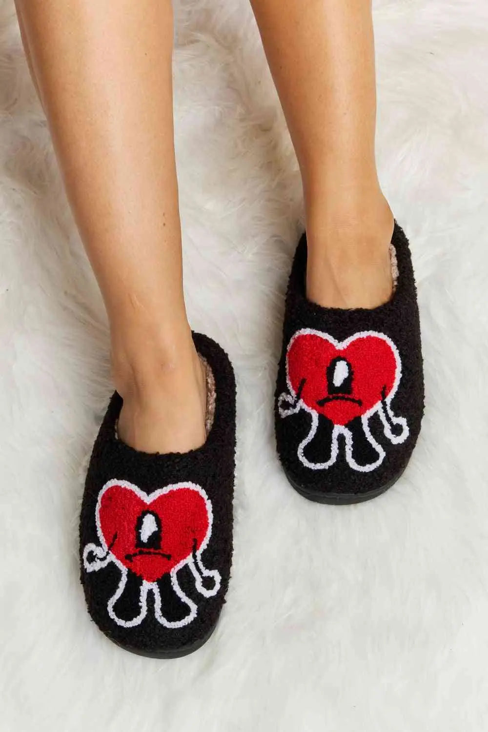 dy Love Heart Print Plush Slippers Trendsi