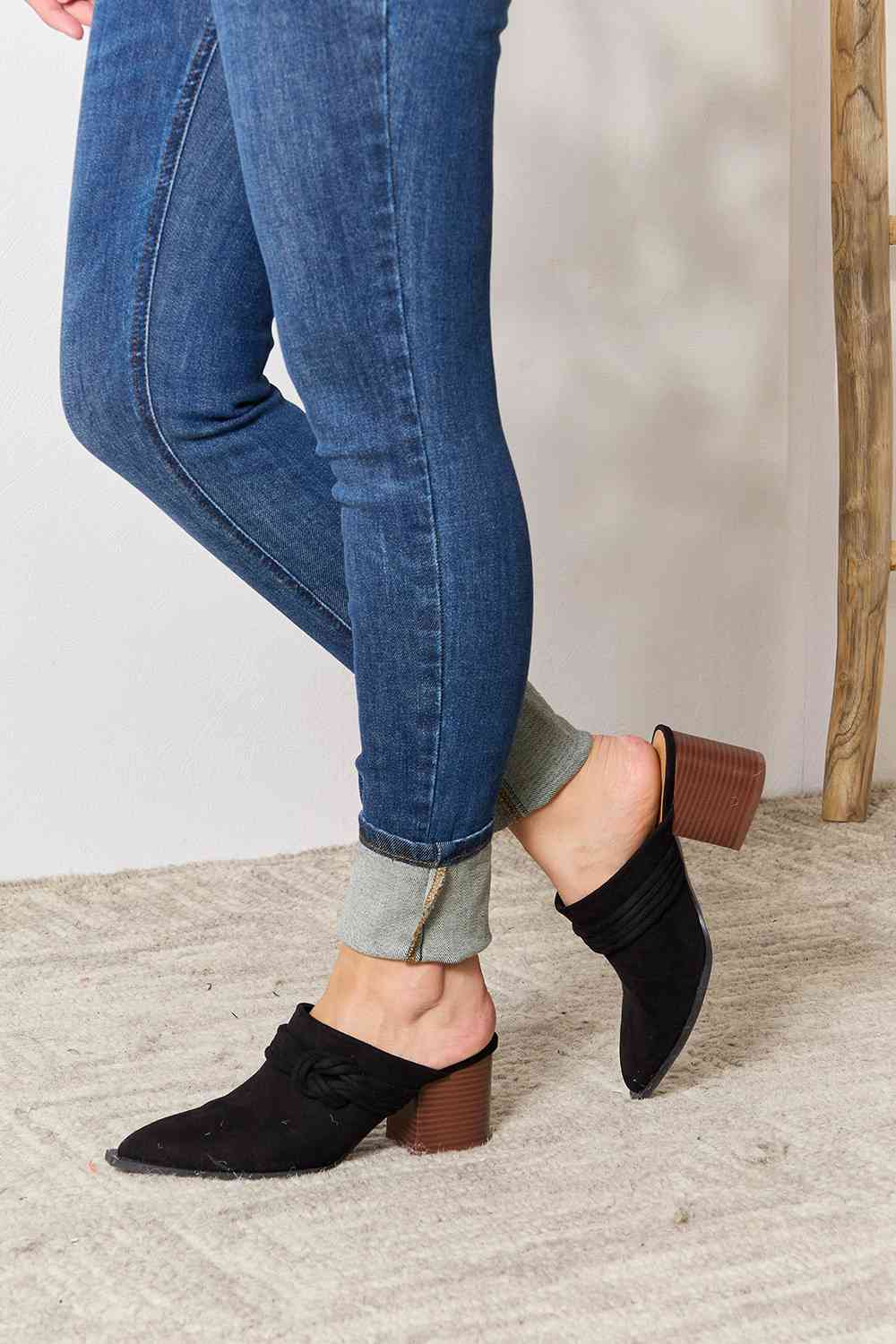  Pointed-Toe Braided Trim Mules Trendsi