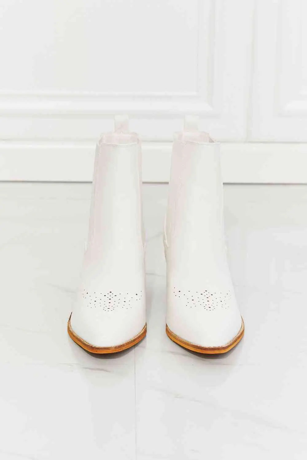 MMShoes Love the Journey Stacked Heel Chelsea Boot in White Trendsi