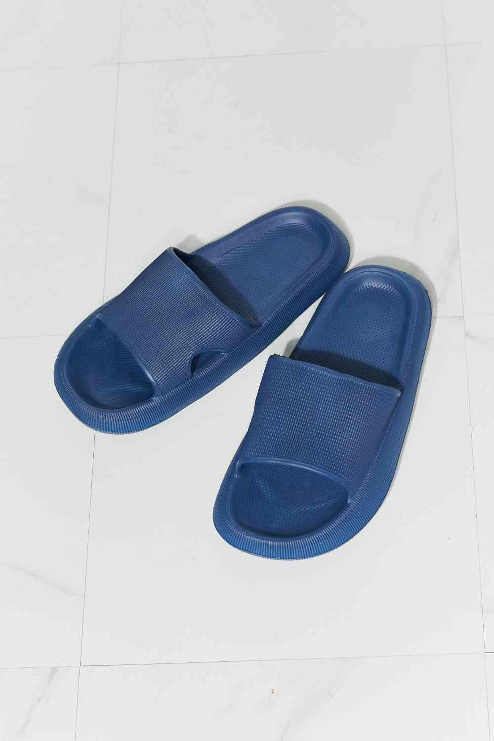 MMShoes Arms Around Me Open Toe Slide in Navy Trendsi