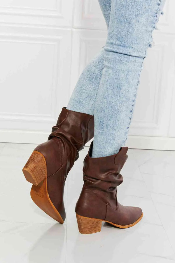 MMShoes Better in Texas Scrunch Cowboy Boots in Brown Trendsi