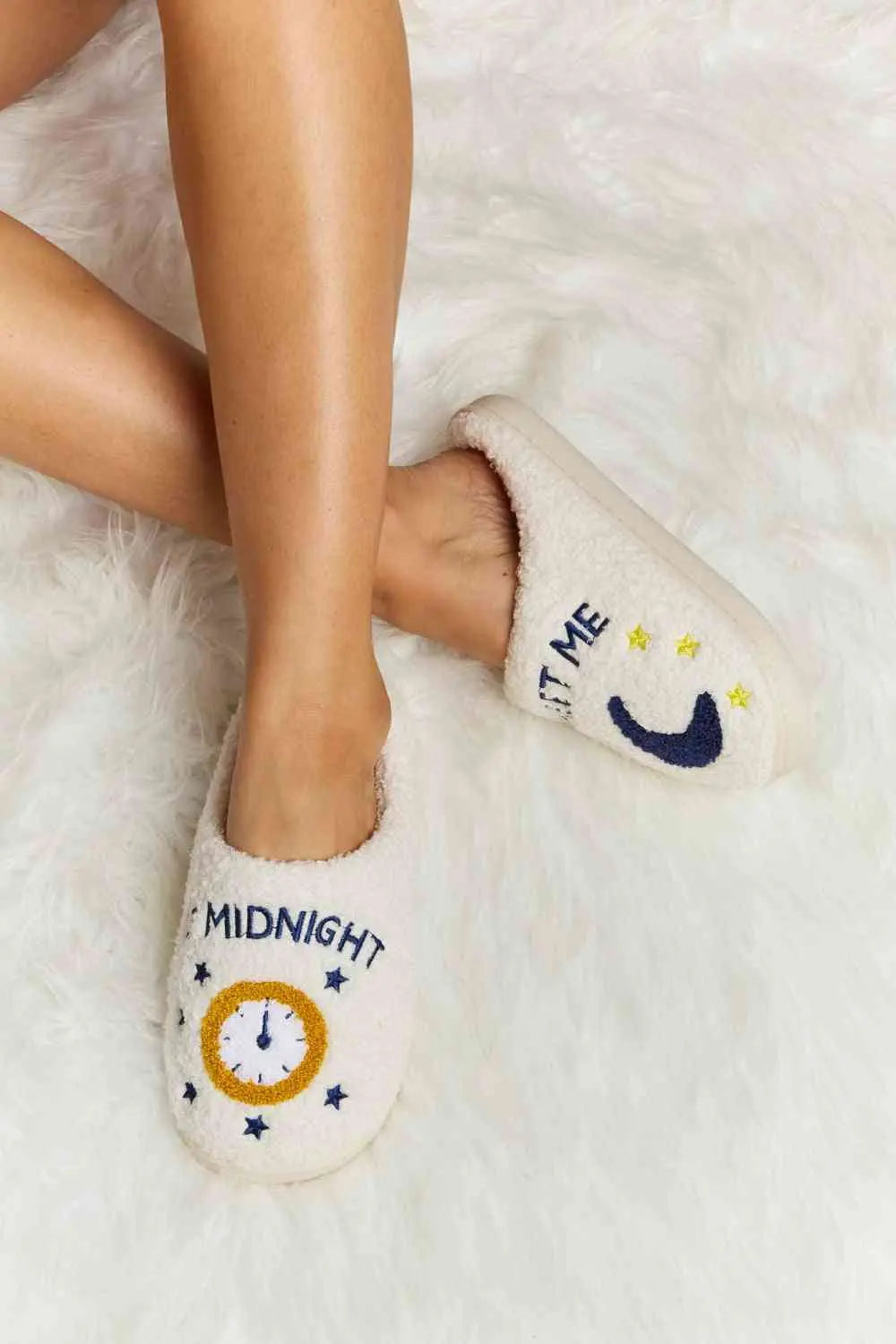 dy Printed Plush Slide Slippers Trendsi